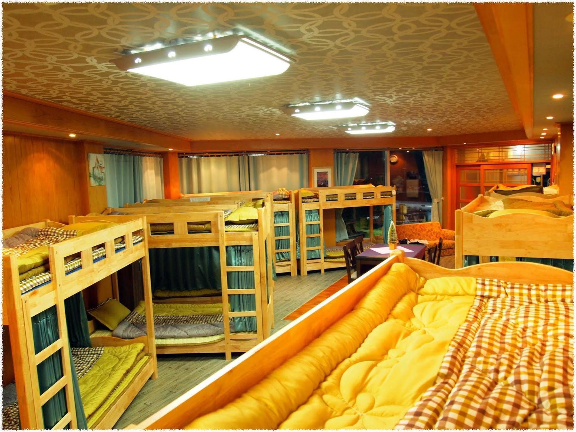 Haevichi Elmar Guesthouse Seogwipo Exterior photo