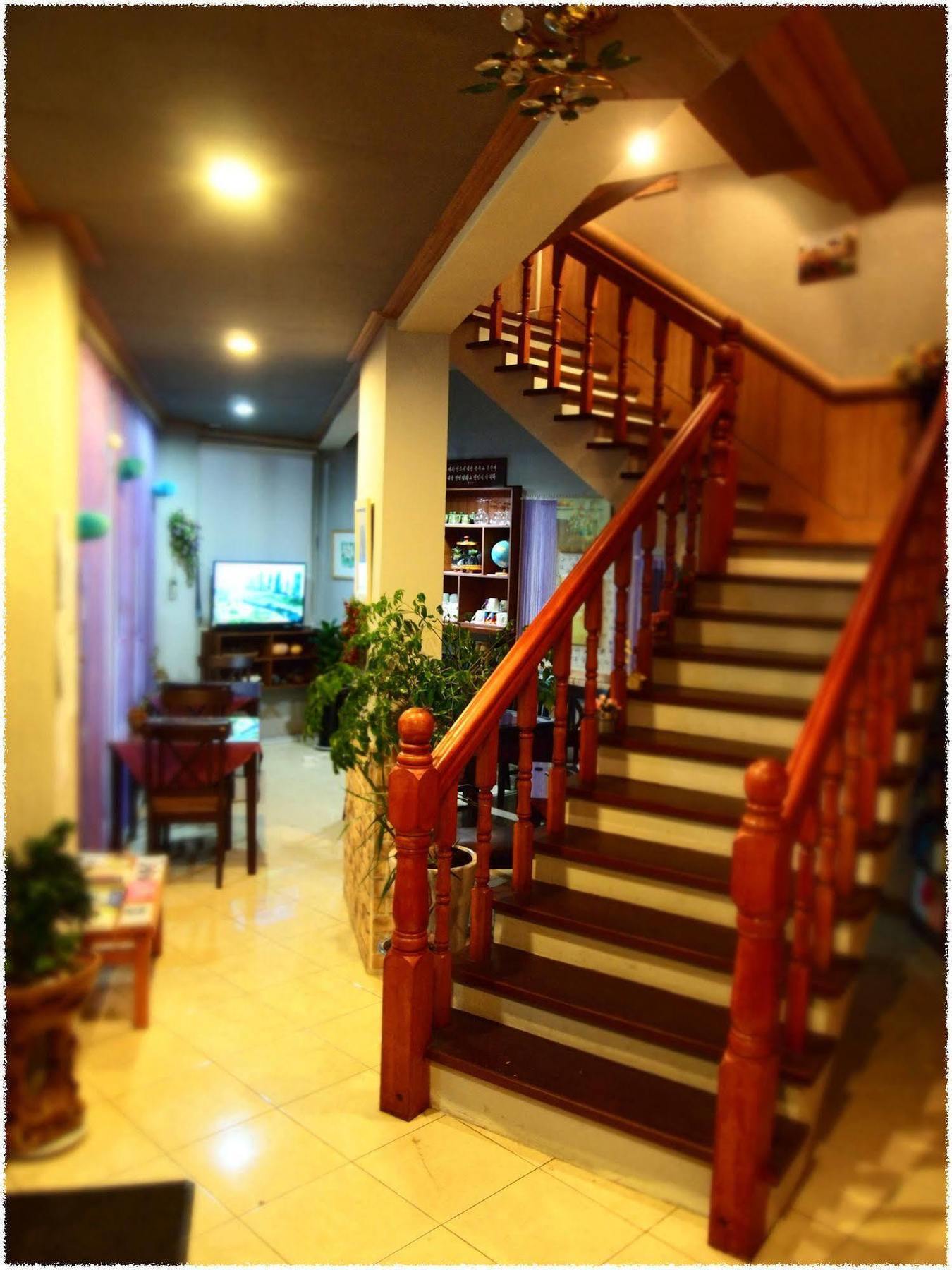 Haevichi Elmar Guesthouse Seogwipo Exterior photo